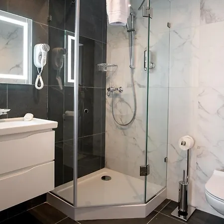 Boutique Refael Hotel Truskavets